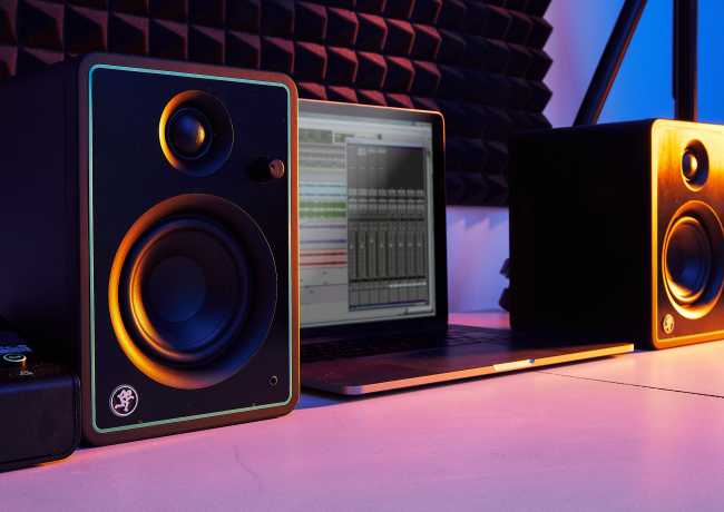 CR-X Creative Reference Multimedia Monitors | Mackie