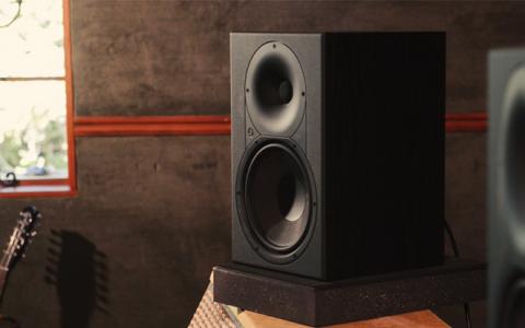 product overview video for Mackie X R series studio monitors